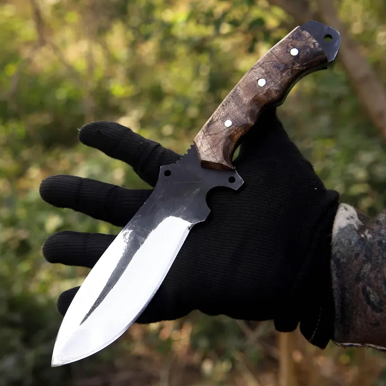 Handmade J2 Steel Skinner Knife – Full Tang Blade with Olive Wood Handle & Leather Sheath