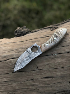 Custom handmade Damascus steel hunting Ram Horn Knife - Arham Cutlery