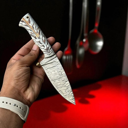 Handcrafted cowboy belt knife with Damascus steel blade and pine cone resin handle – Arham Cutlery
