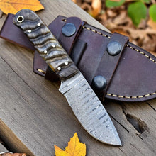 Lade das Bild in den Galerie-Viewer, Handmade Damascus Steel Knife with Ram Horn Handle – 4.5” Blade
