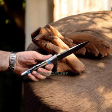 Lade das Bild in den Galerie-Viewer, Handmade Damascus Steel Custom Buffalo Horn Hunting Sport Knife
