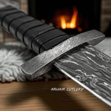 Cargar imagen en el visor de la galería, Firestorm Damascus Steel Medieval Sword with Leather Sheath – Arham Cutlery
