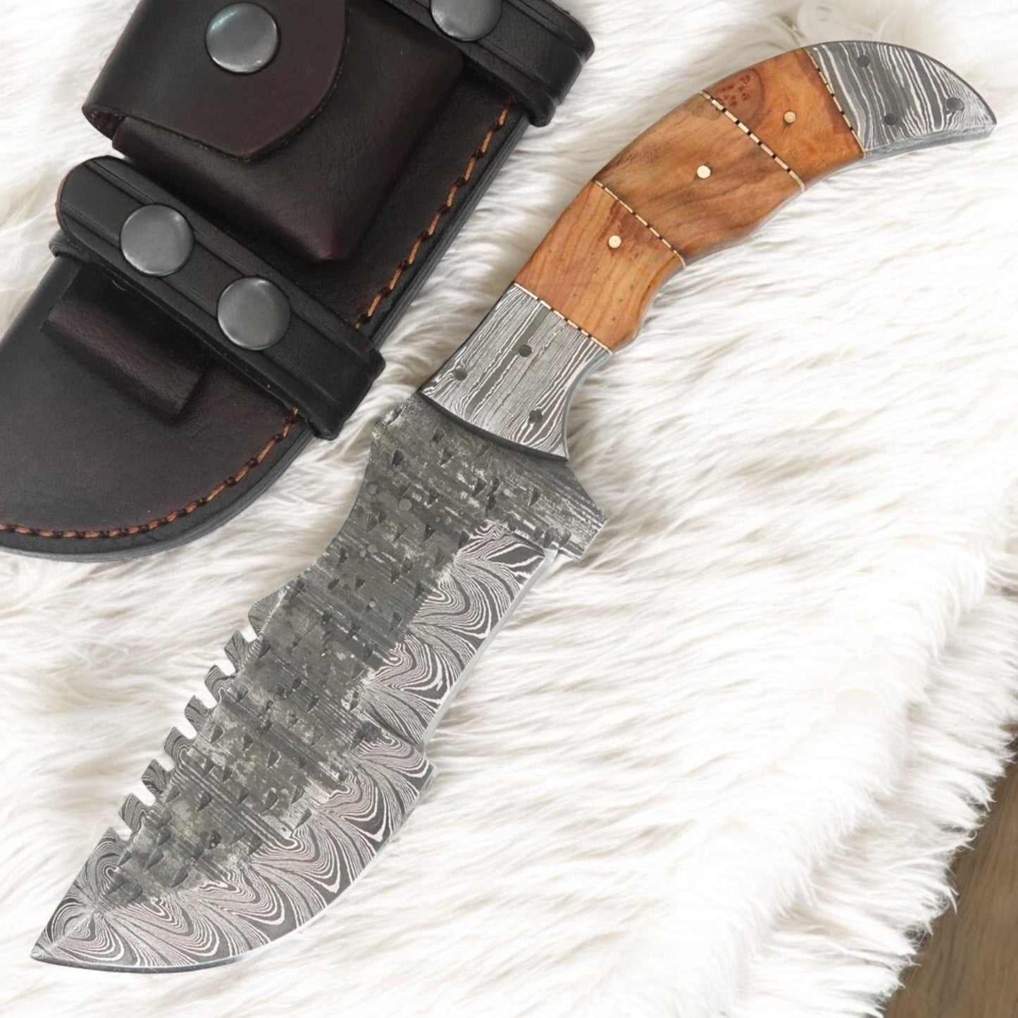 Hand-Forged Damascus Tracker Knife T2 – 10″ Survival Blade with Wood Handle & Leather Sheath