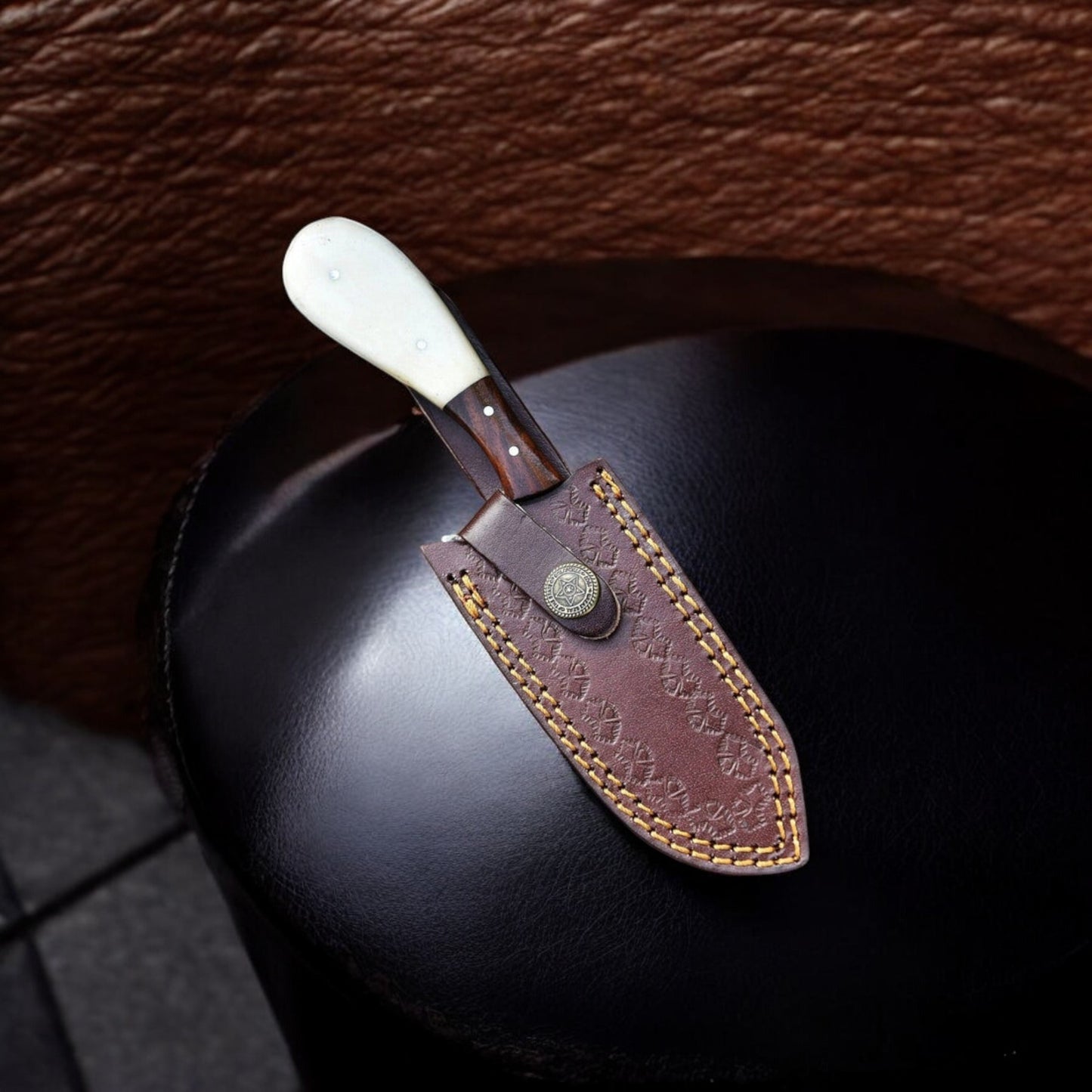 Arham Cutlery Handmade Damascus Cowboy Knife – Rustic Bone Handle with Leather Sheath