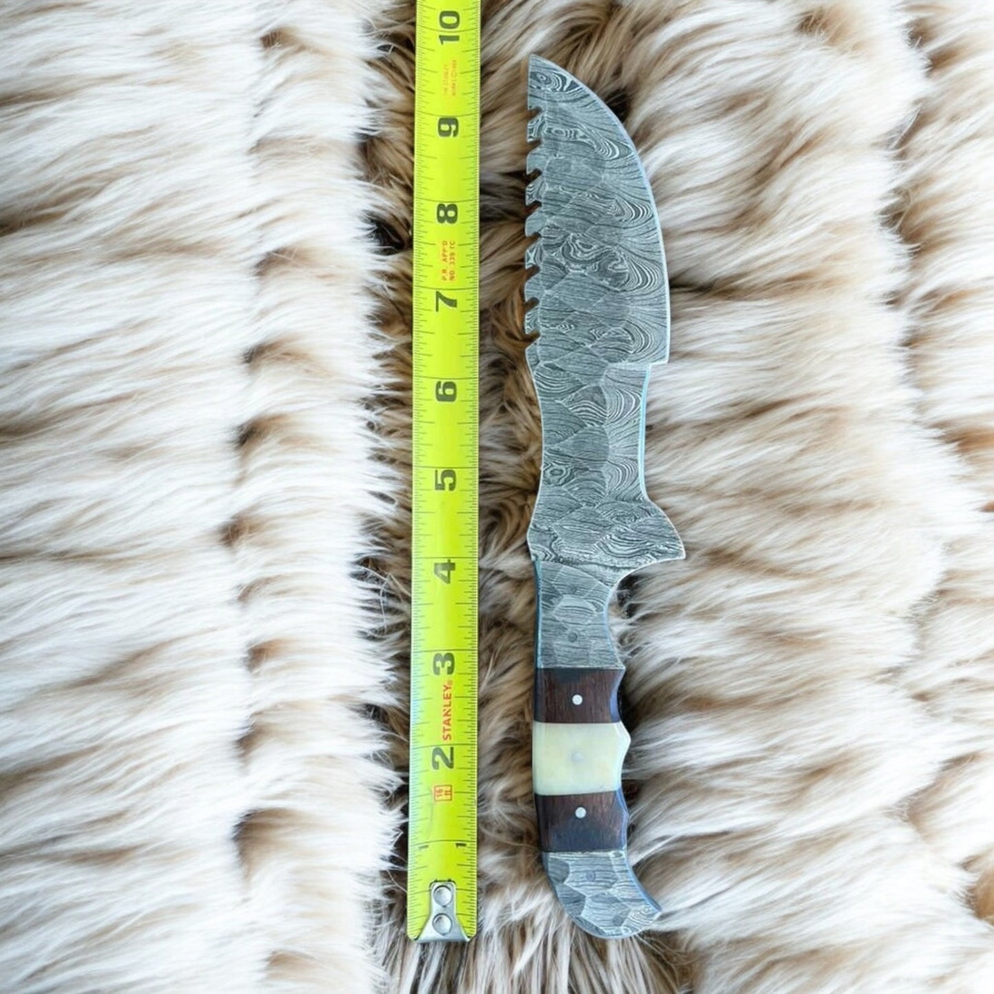 Handmade Hammered Damascus Tracker Knife – 10″ Fixed Blade with Bone & Wood Handle and Leather Sheath