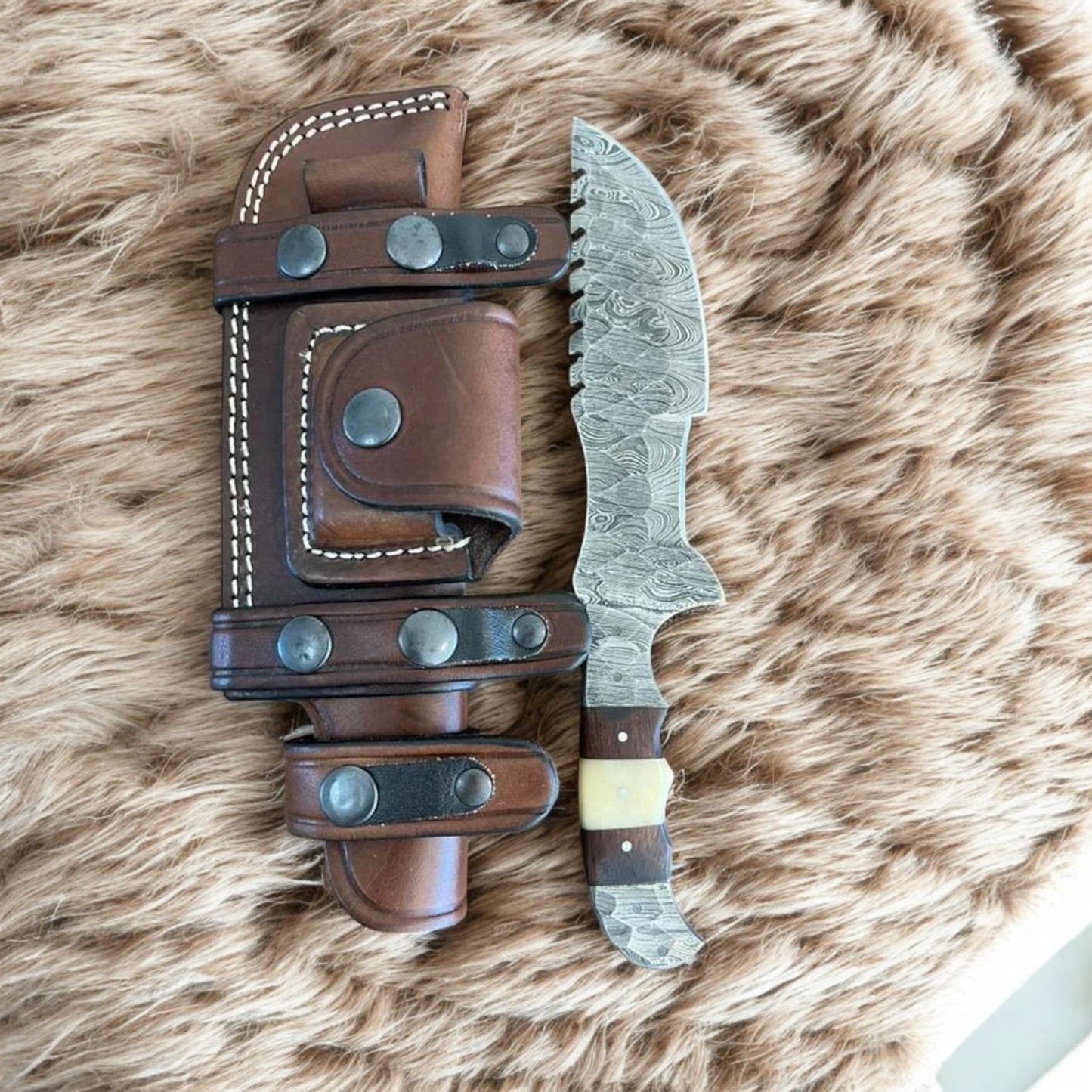 Handmade Hammered Damascus Tracker Knife – 10″ Fixed Blade with Bone & Wood Handle and Leather Sheath