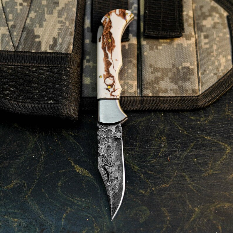 Handmade Damascus Hunting Knife with Patterned Resin Handle Arham Cutlery