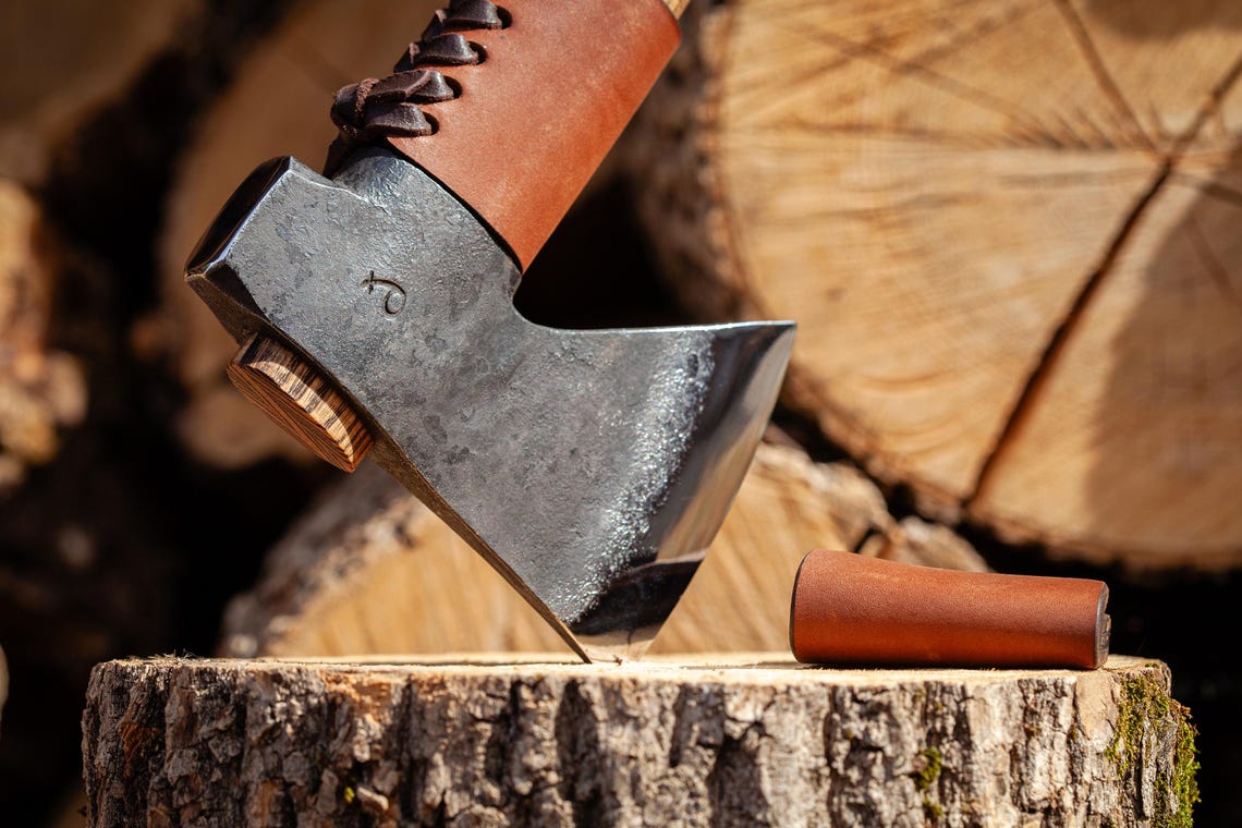 Arham Cutlery Trailblazer Forged Axe – Carbon Steel Camping Hatchet with Hammer Back & Leather Case Arham Cutlery