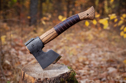 Scandinavian Short Handle Viking Axe – Handmade Finnish Bushcraft Hatchet with Leather Case Arham Cutlery