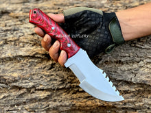 Cargar imagen en el visor de la galería, Custom D2 steel tracker knife with pine cone resin handle and leather sheath – Arham Cutlery


