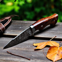 Lade das Bild in den Galerie-Viewer, Handmade 10-inch Damascus steel knife with rose wood handle and leather sheath by Arham Cutlery
