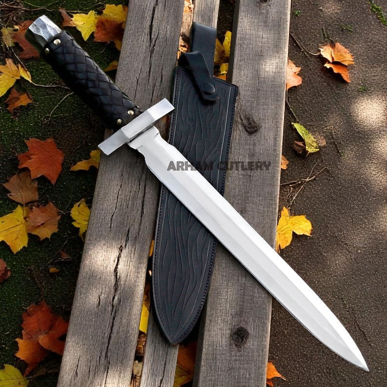 Hand-Forged J2 Steel Short Sword with Leather Sheath – 17