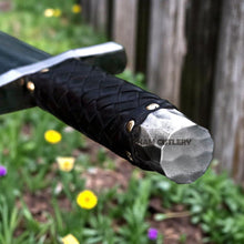 Lade das Bild in den Galerie-Viewer, Hand-Forged J2 Steel Short Sword with Leather Sheath – 17” Tactical Combat Blade
