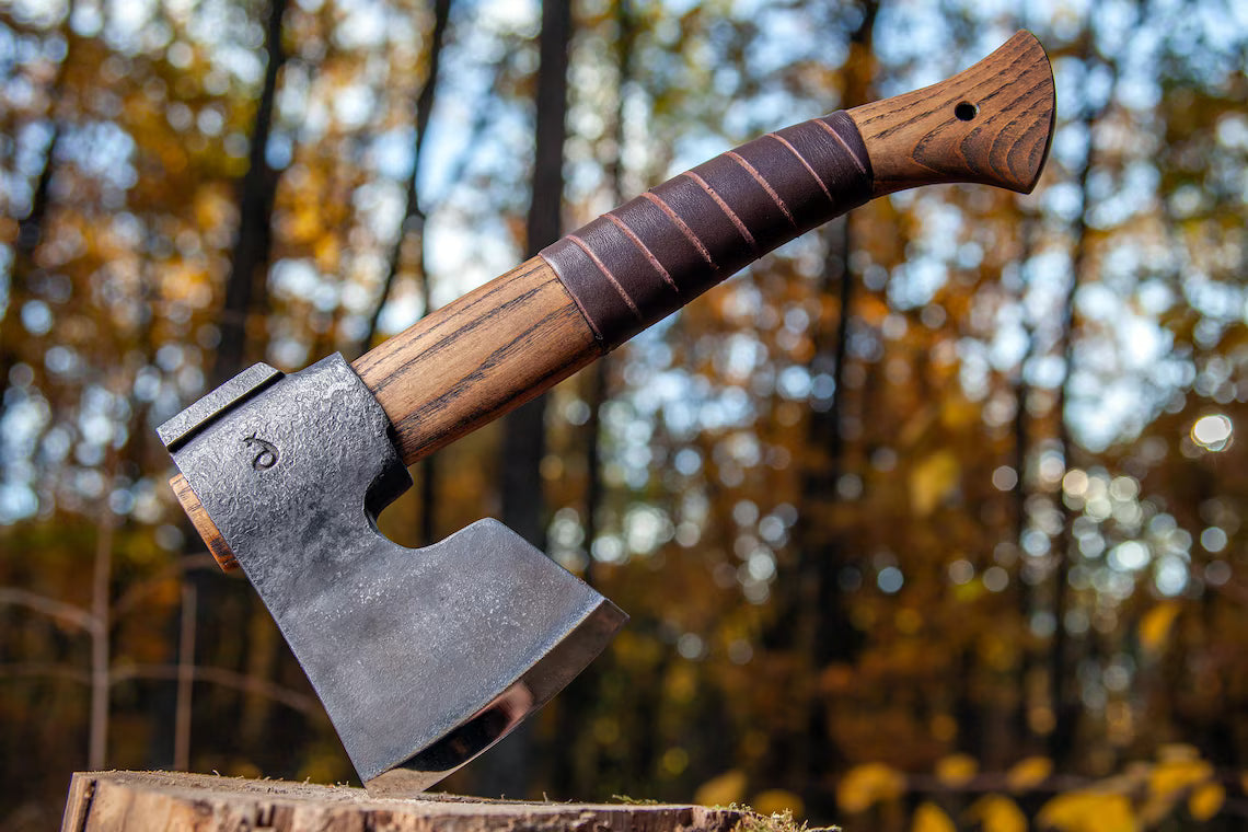 Scandinavian Short Handle Viking Axe – Handmade Finnish Bushcraft Hatchet with Leather Case Arham Cutlery