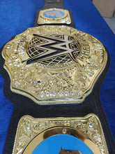 Cargar imagen en el visor de la galería, New World Heavyweight Championship Title Replica Belt, 6MM Casting, Adult size with Jey Uso Side Plates, New World Heavyweight Belt
