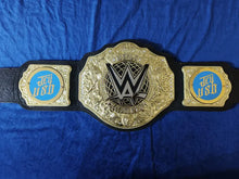 Cargar imagen en el visor de la galería, New World Heavyweight Championship Title Replica Belt, 6MM Casting, Adult size with Jey Uso Side Plates, New World Heavyweight Belt
