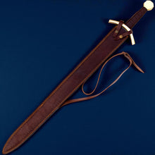 Lade das Bild in den Galerie-Viewer, Kingsguard Damascus Medieval Sword with Full Tang Blade and Leather Sheath – Arham Cutlery
