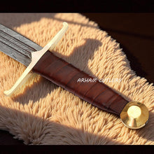 Lade das Bild in den Galerie-Viewer, Damascus Berserker Sword with Leather Sheath

