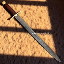 Lade das Bild in den Galerie-Viewer, Damascus Berserker Sword with Leather Sheath

