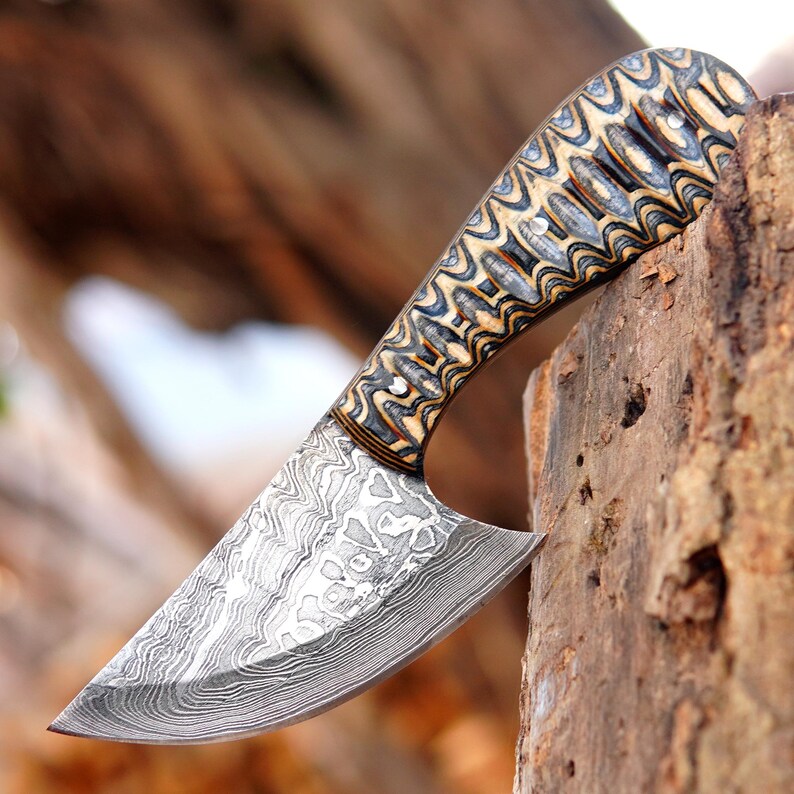Hand Forged Damascus Steel Skinner Knife – 7" Bushcraft Hunting Knife with Pakka Wood Handle & Leather Sheath
