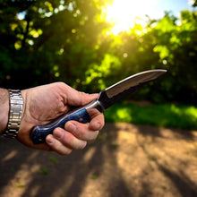 Cargar imagen en el visor de la galería, Handmade Fixed Blade Knife With Camel Bone Scales and Leather Sheath
