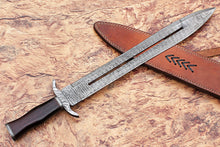 Lade das Bild in den Galerie-Viewer, Custom Handmade Damascus Steel Sword With Leather Sheath A-149 - Arham Cutlery
