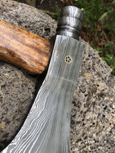 Lade das Bild in den Galerie-Viewer, Custom Handmade Damascus Steel Axe With Leather Sheath A-96 - Arham Cutlery
