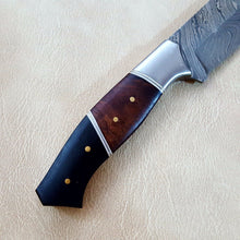 Lade das Bild in den Galerie-Viewer, Custom Made Damascus Steel Kitchen / Chef Knife With Leather Sheath A-159 - Arham Cutlery
