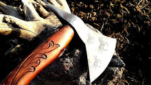 Lade das Bild in den Galerie-Viewer, Custom Handmade Damascus Steel Axe With Leather Sheath A-99 - Arham Cutlery
